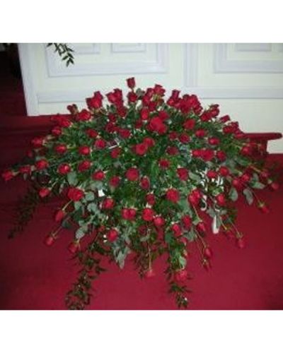 This Sympathy Casket Cover, in beautiful red, is a touching symbol of your sympathy and support.
<ul id="prodDetailDelivery">
 	<li><span style="color: red;"><b>Local Delivery Only</b></span></li>
</ul>